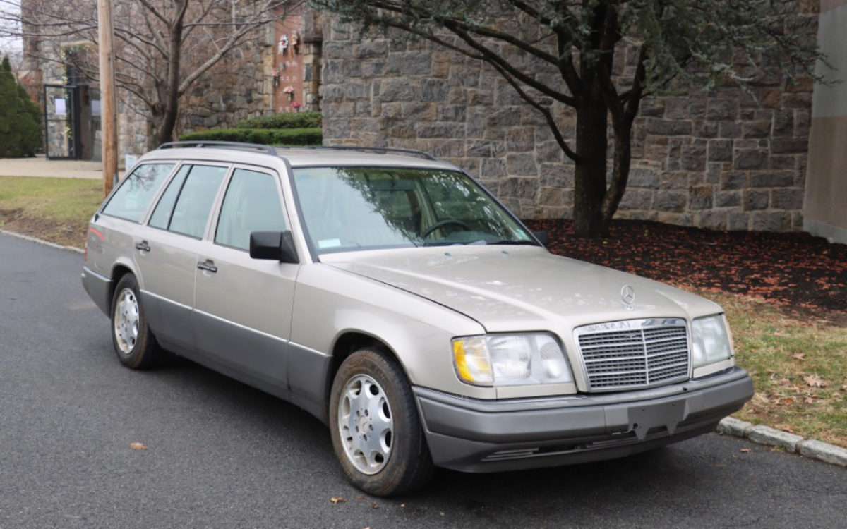 Mercedes-Benz E220 W124