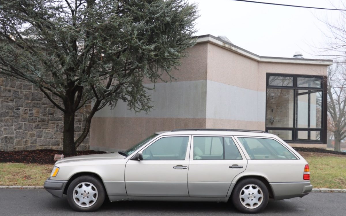 Mercedes-Benz E220 W124