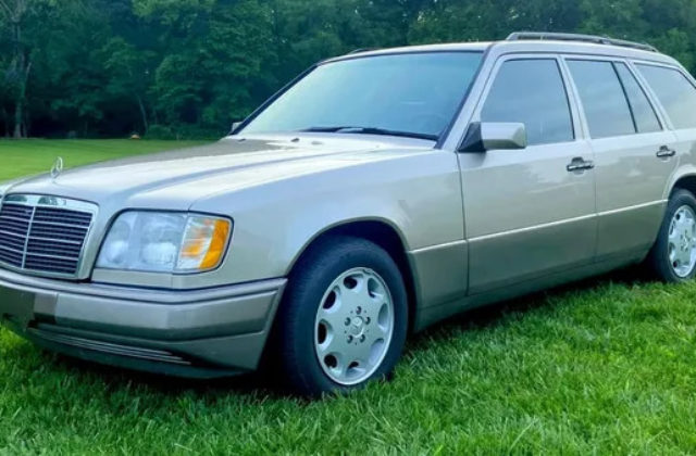 Mercedes-Benz E220 W124