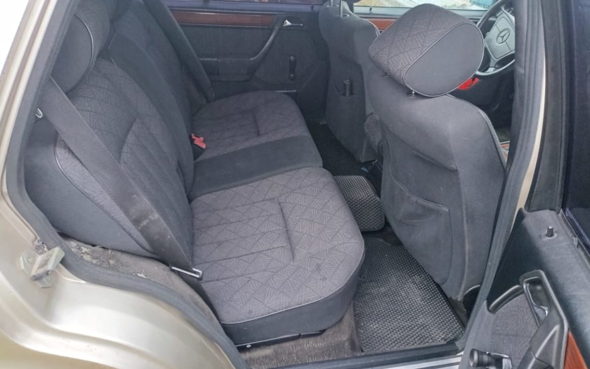 Mercedes-Benz E220 W124