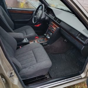 Mercedes-Benz E220 W124